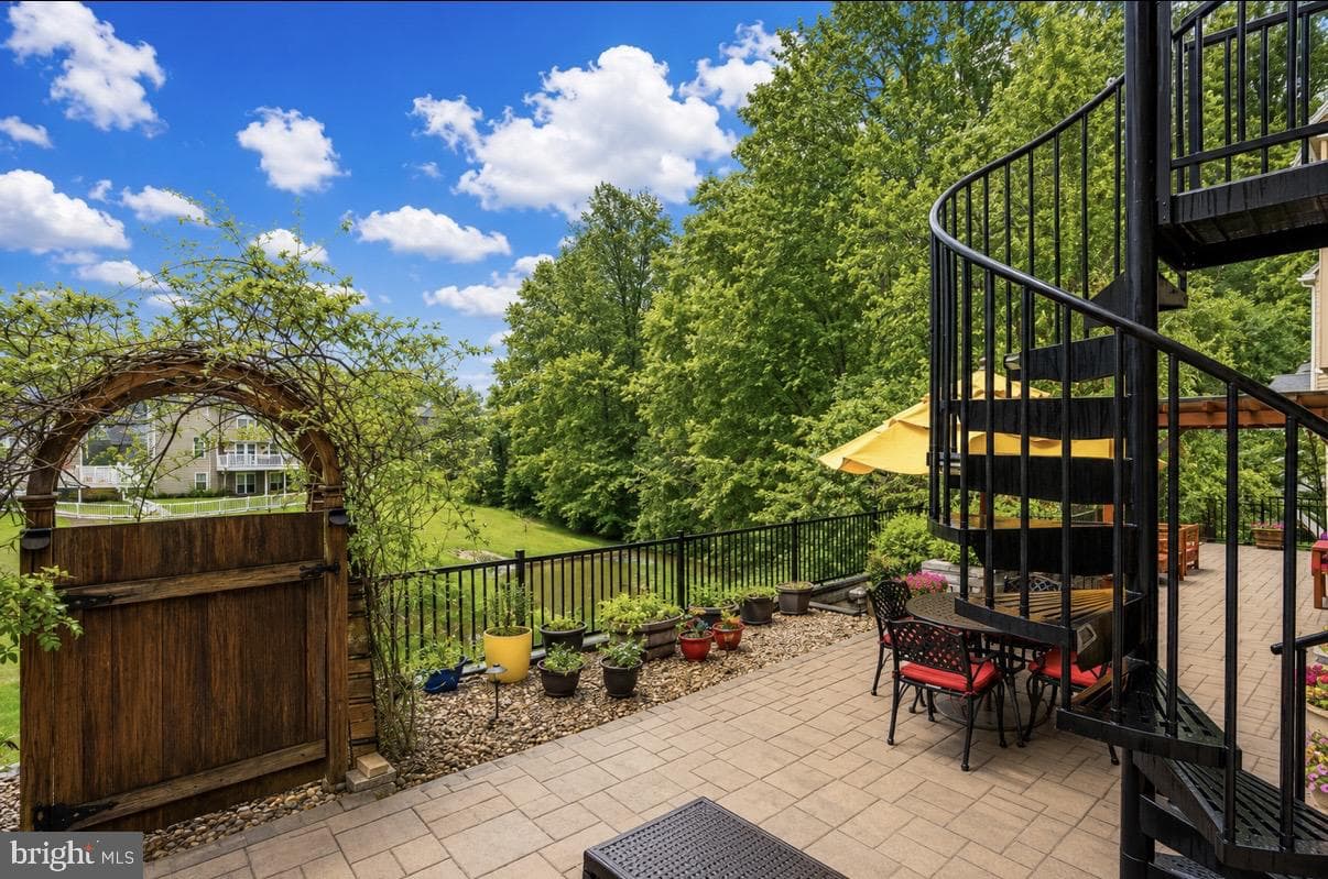 4205 Captain Perry Court photo 6