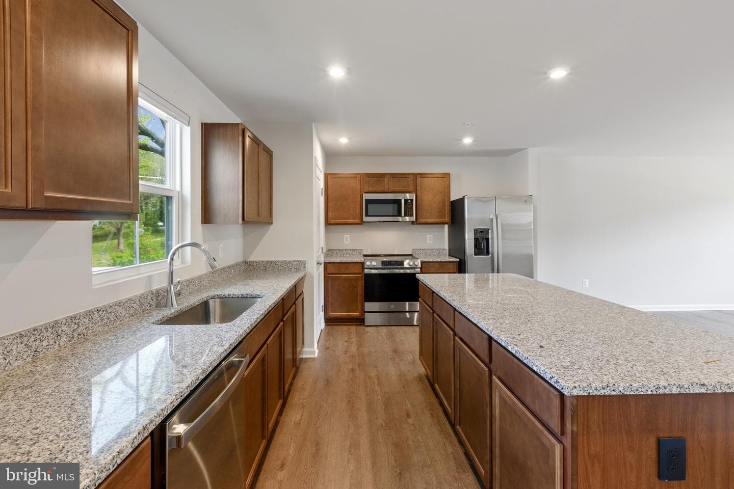 1100 Shumi Court photo 5