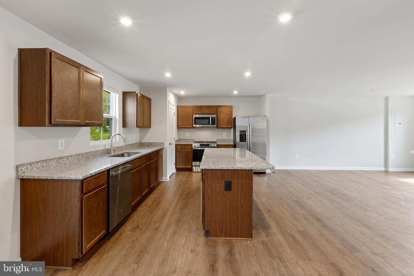 1100 Shumi Court photo 6