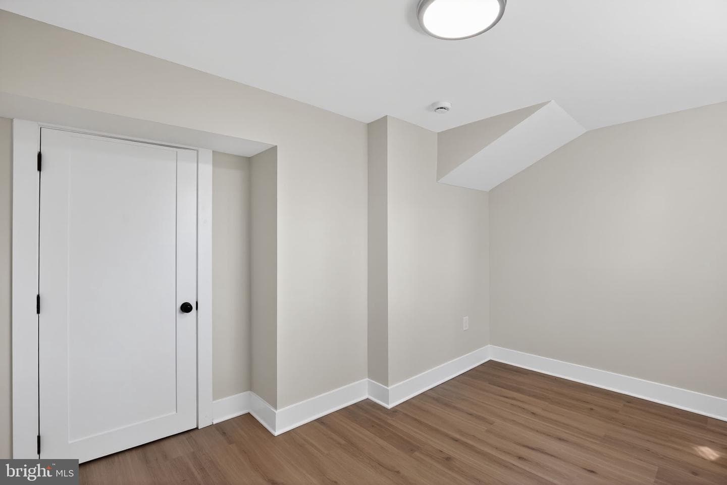 7303 Epping Avenue photo 21