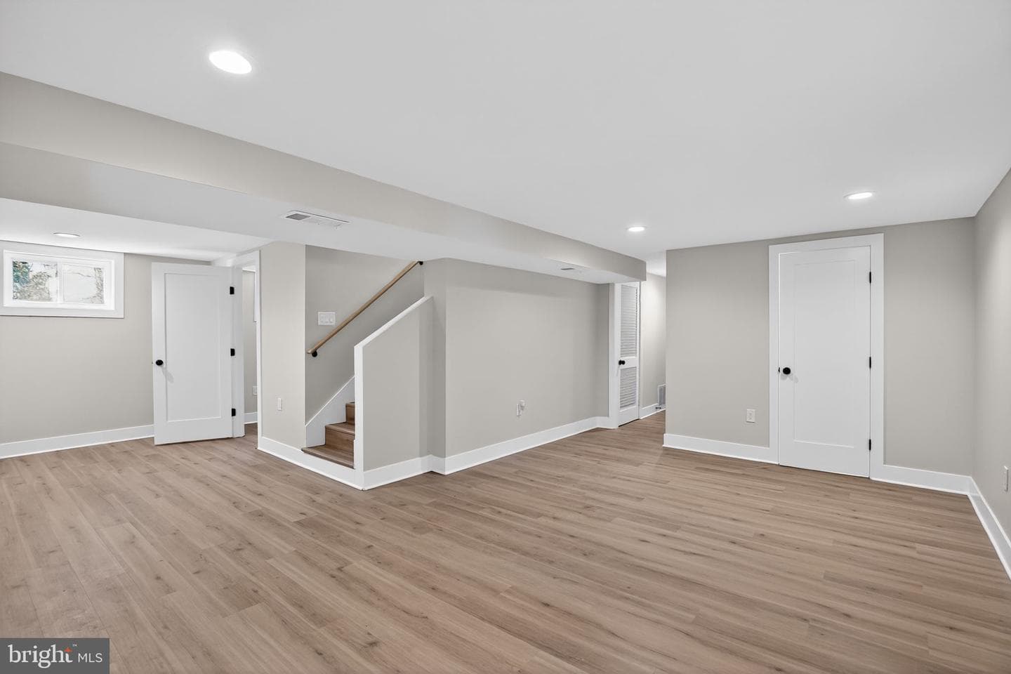 7303 Epping Avenue photo 28