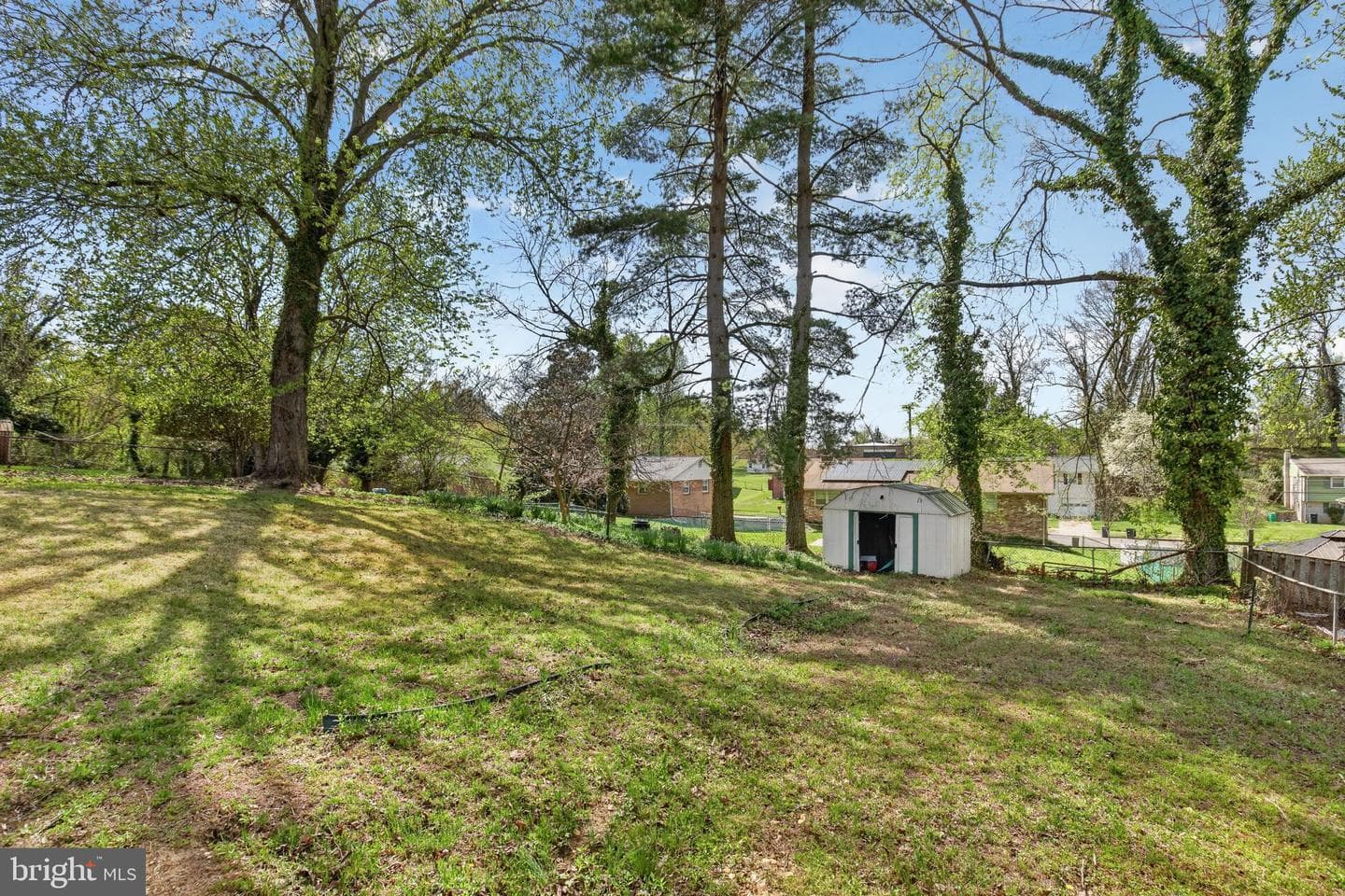 7303 Epping Avenue photo 4