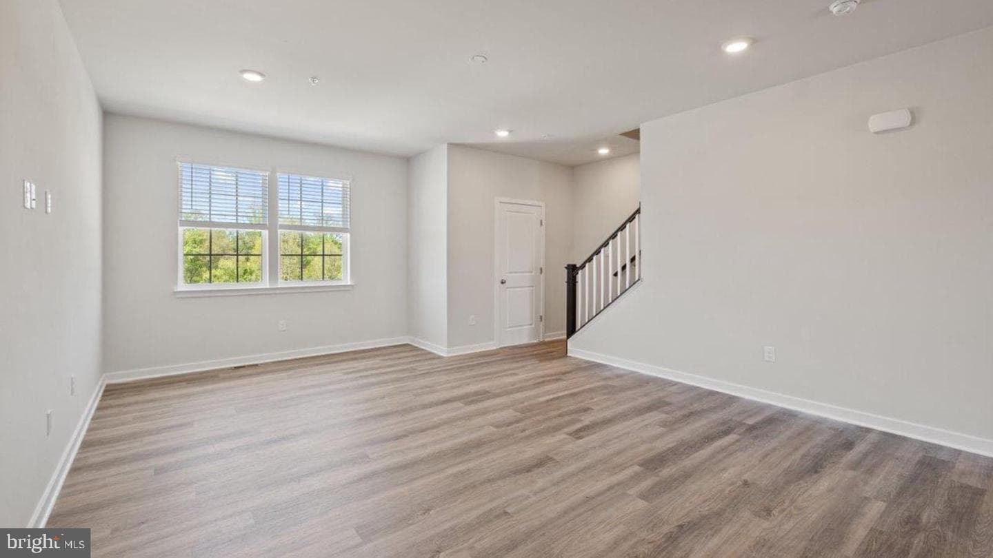 7532 Silver Thread Way photo 9