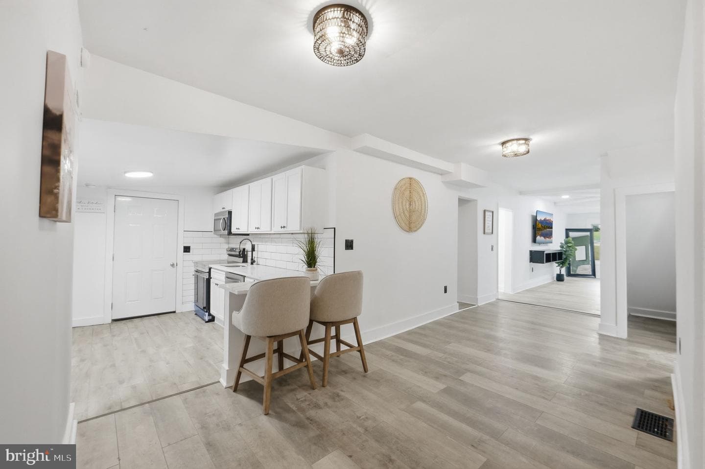 5906 Berwyn Road photo 12