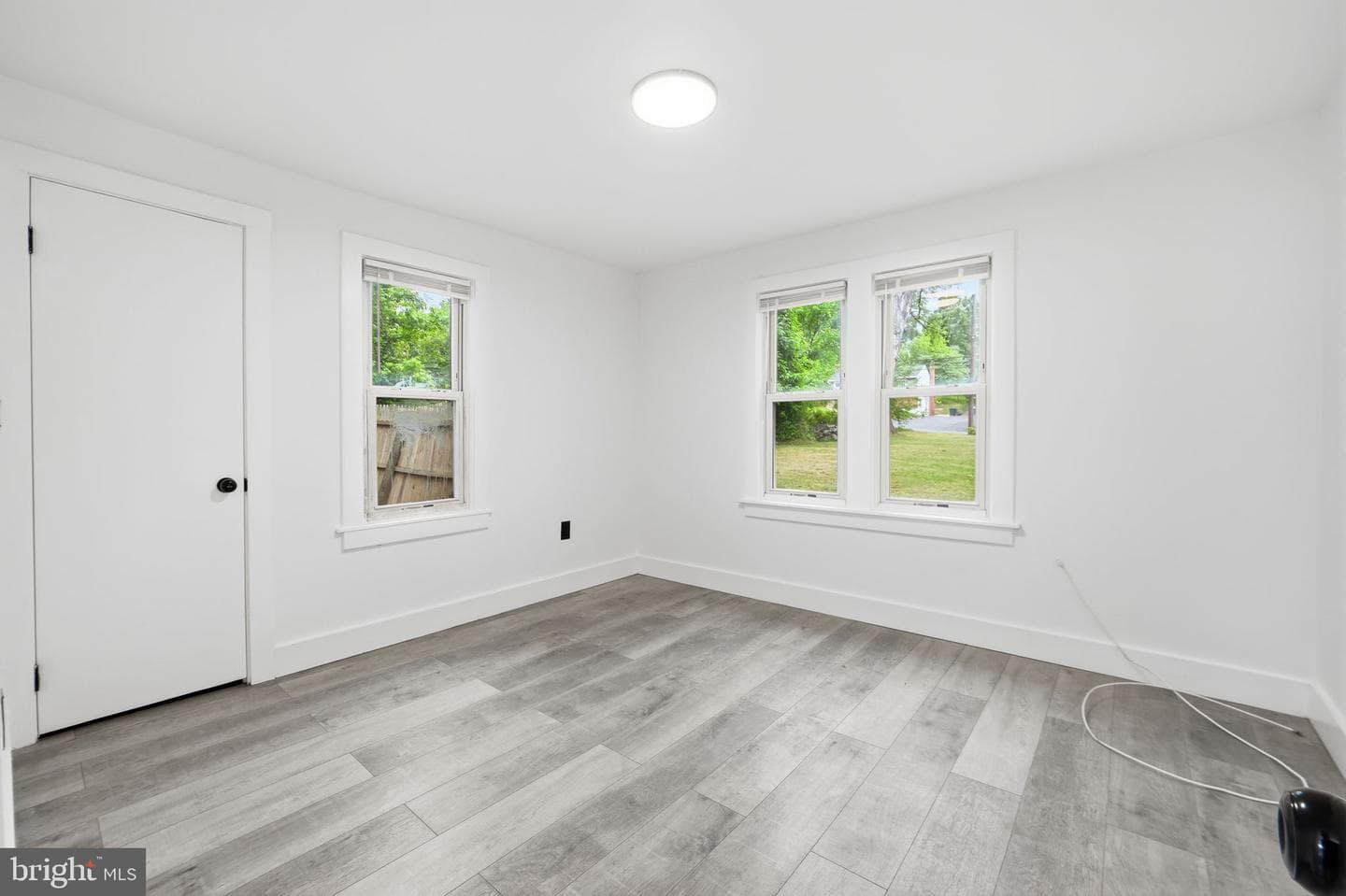 5906 Berwyn Road photo 26