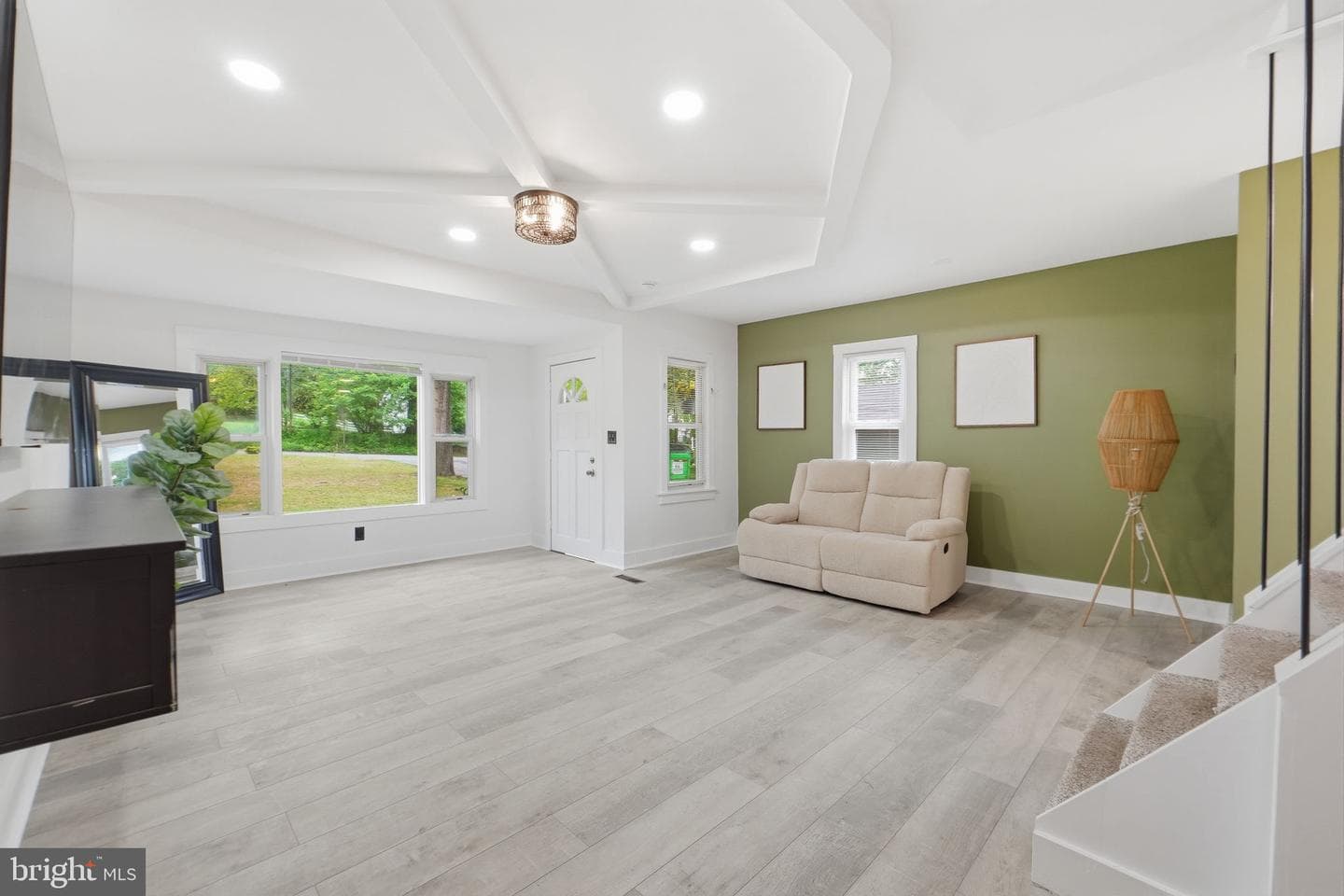 5906 Berwyn Road photo 3