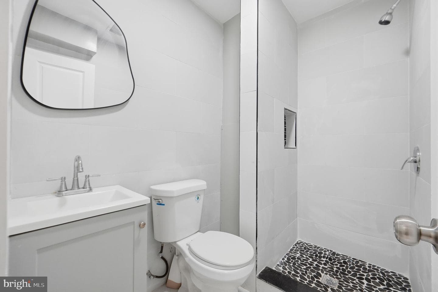 5906 Berwyn Road photo 30