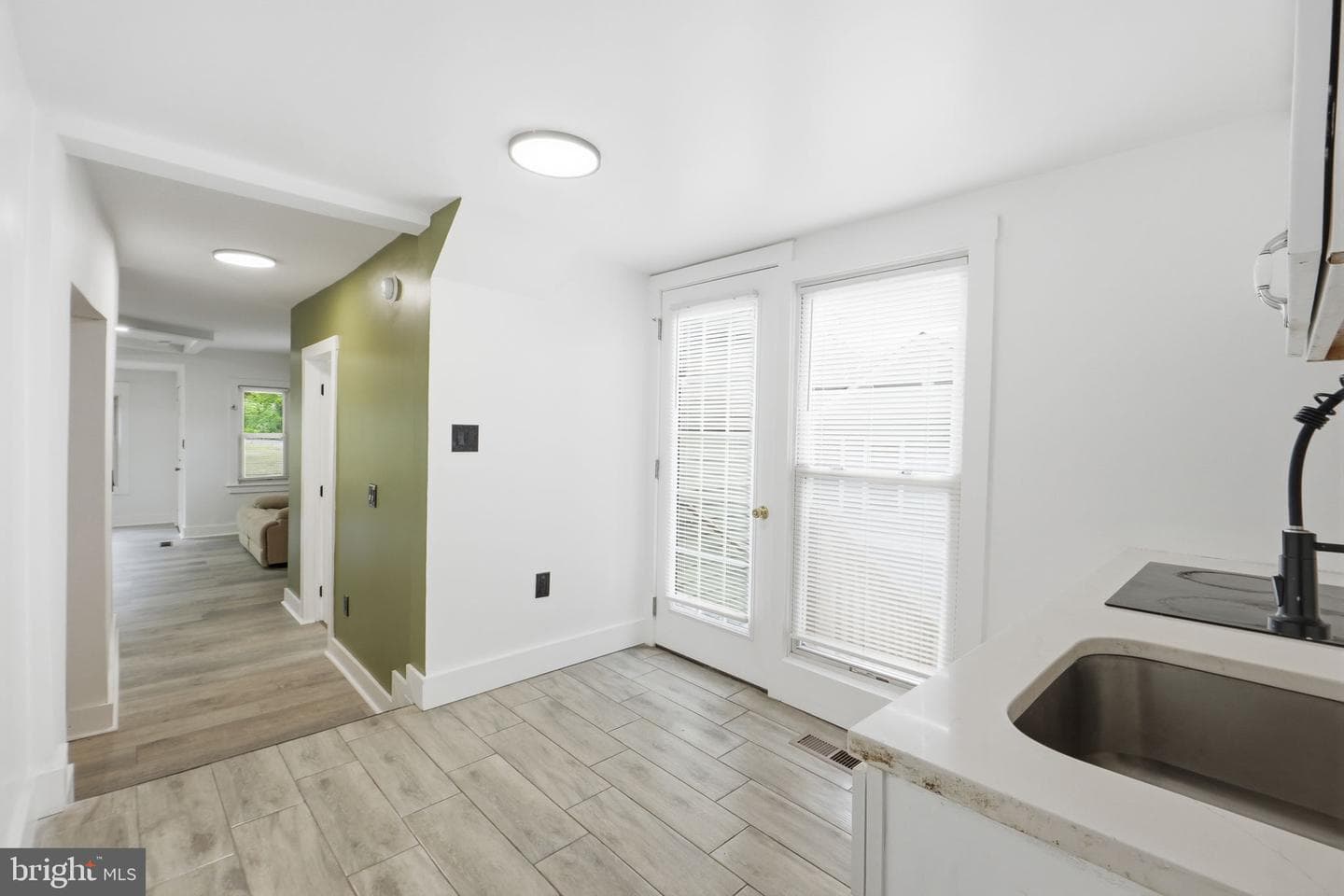 5906 Berwyn Road photo 6