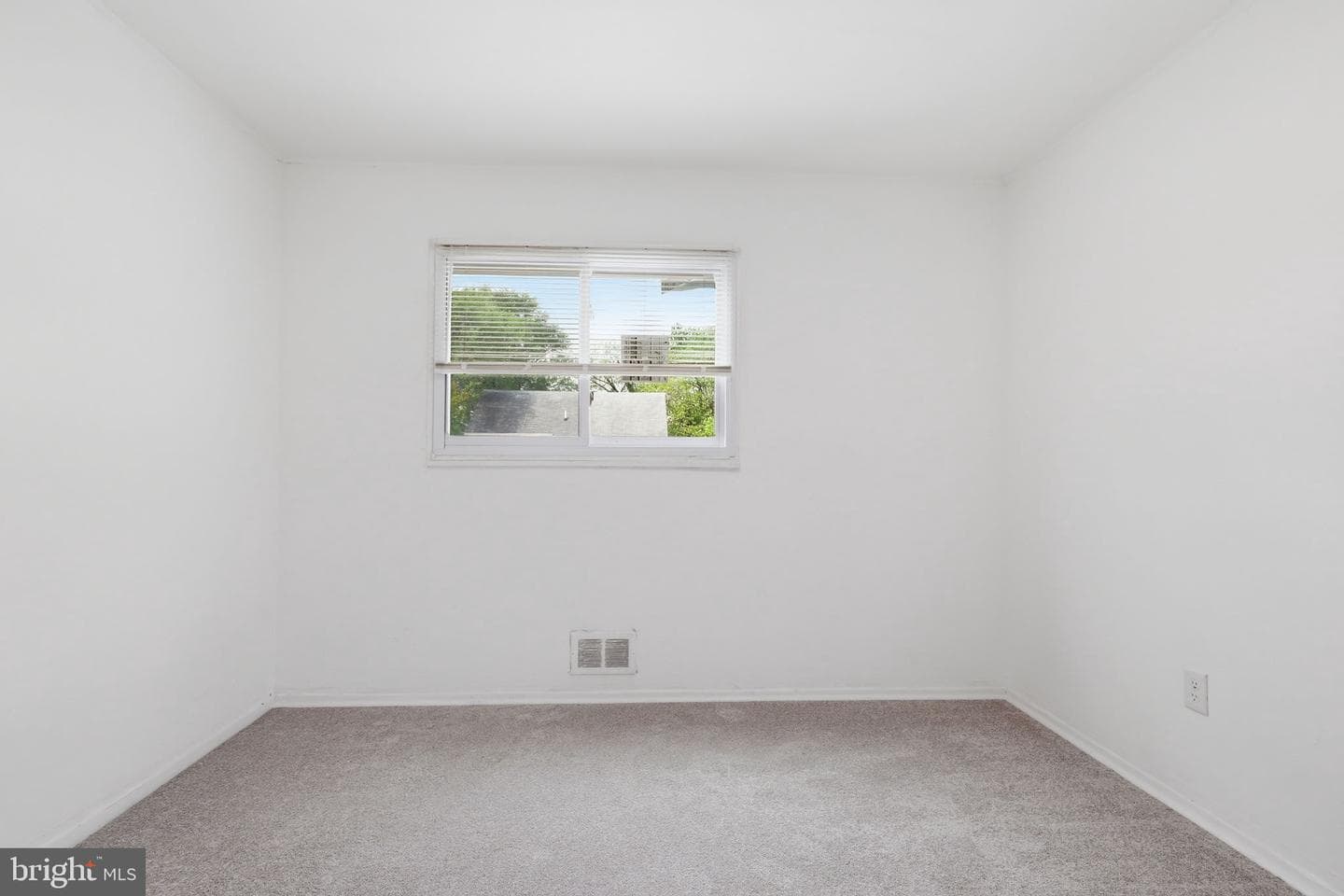 2706 Newglen Avenue photo 18