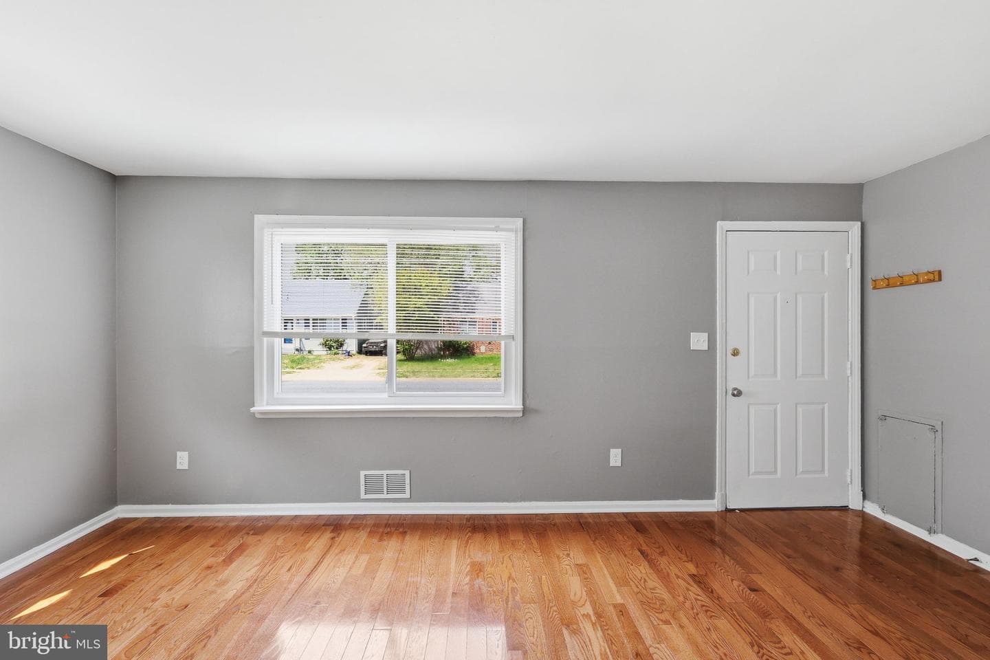 2706 Newglen Avenue photo 7