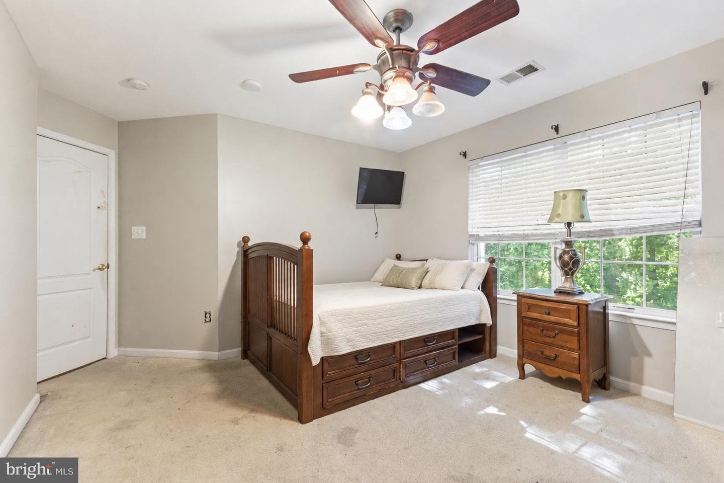 9407 Trumpet Lane photo 35