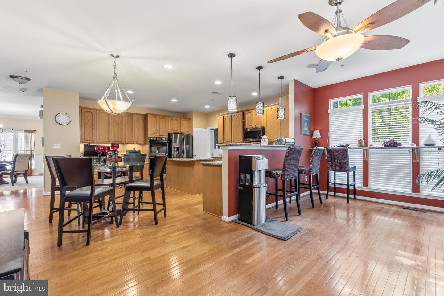 9407 Trumpet Lane photo 4