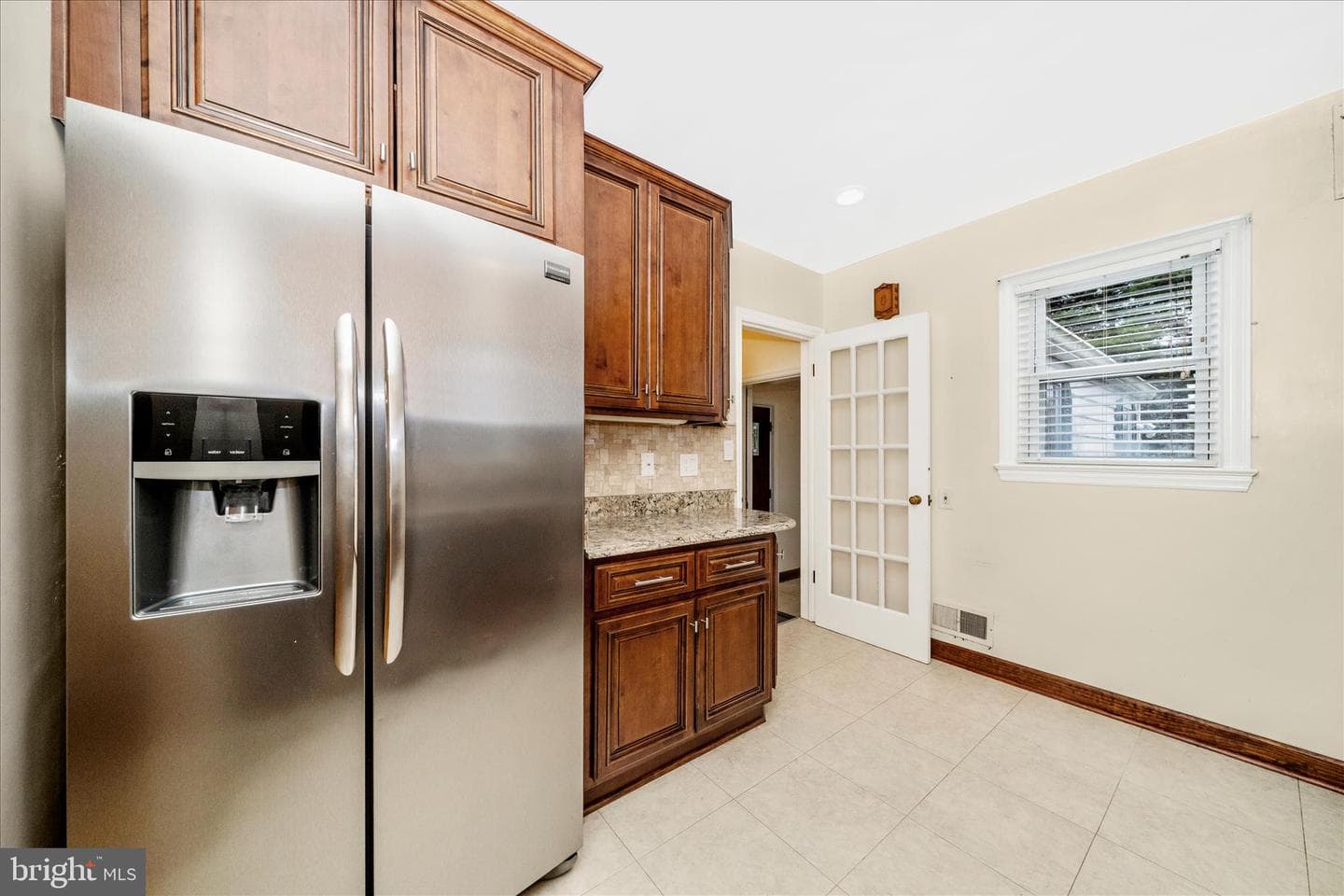 7604 Adelphi Road photo 12