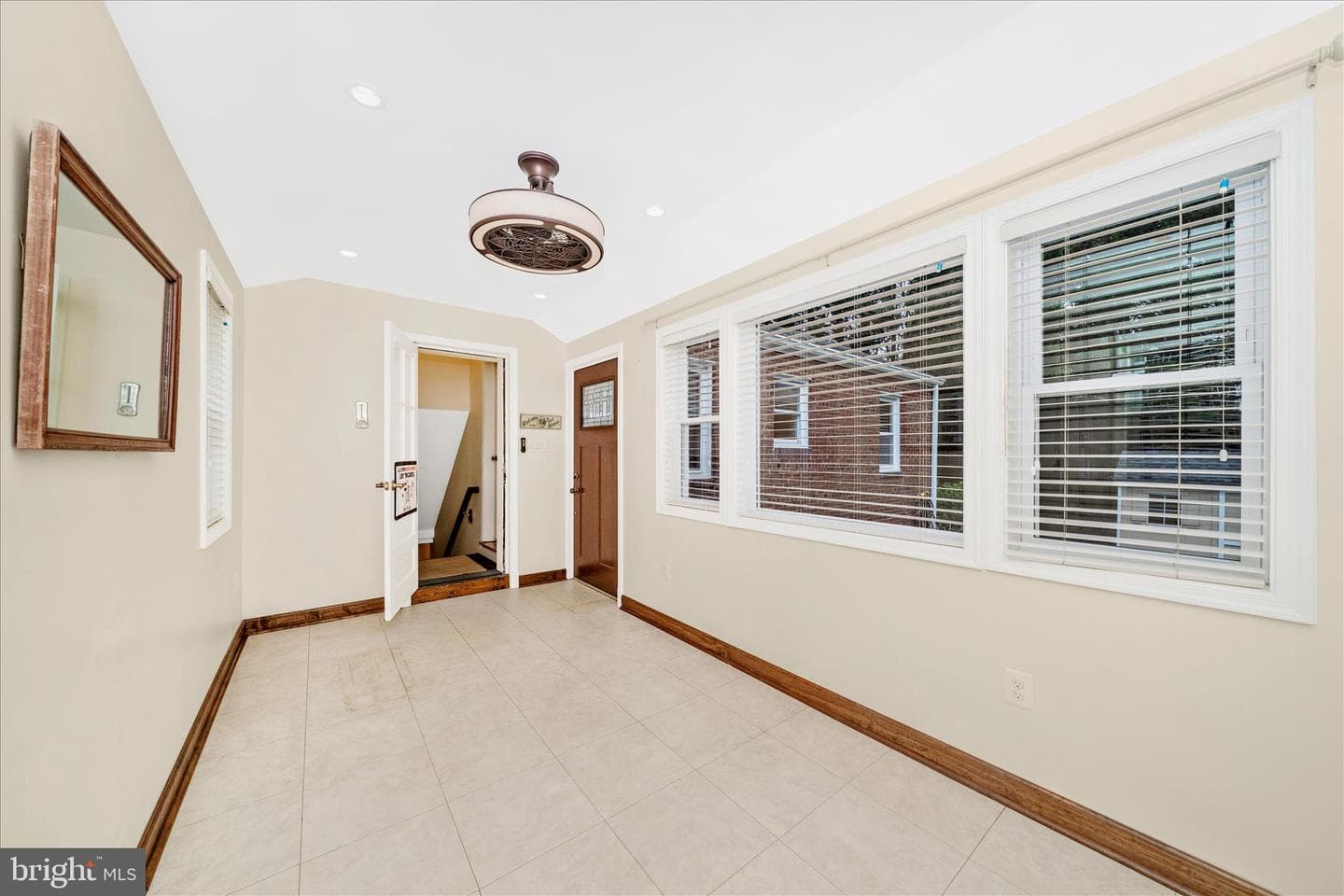 7604 Adelphi Road photo 18
