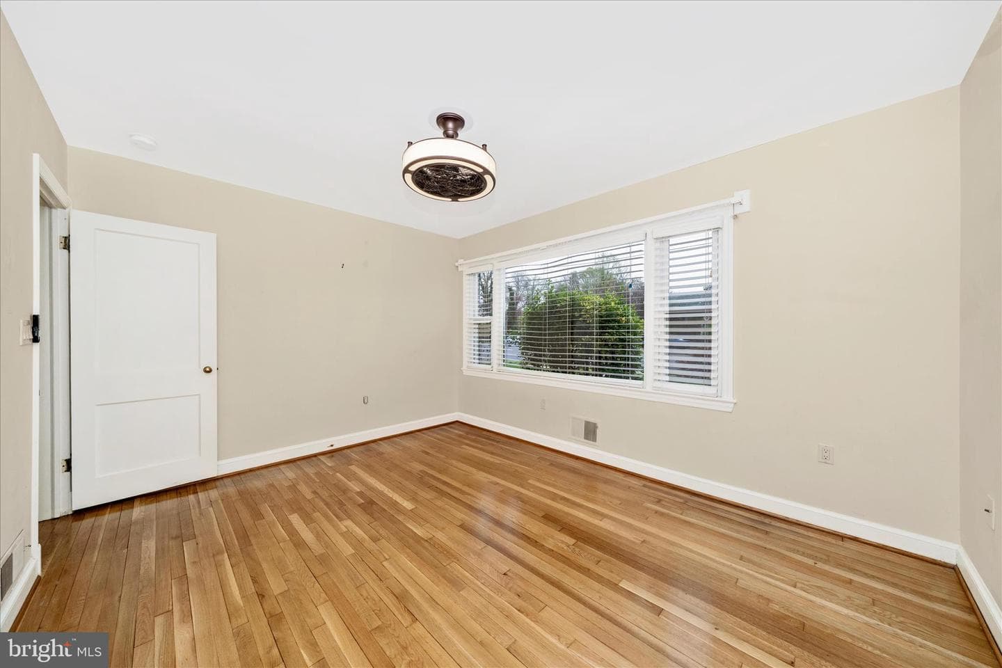 7604 Adelphi Road photo 21