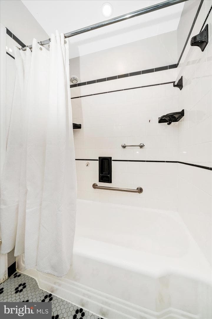 7604 Adelphi Road photo 23