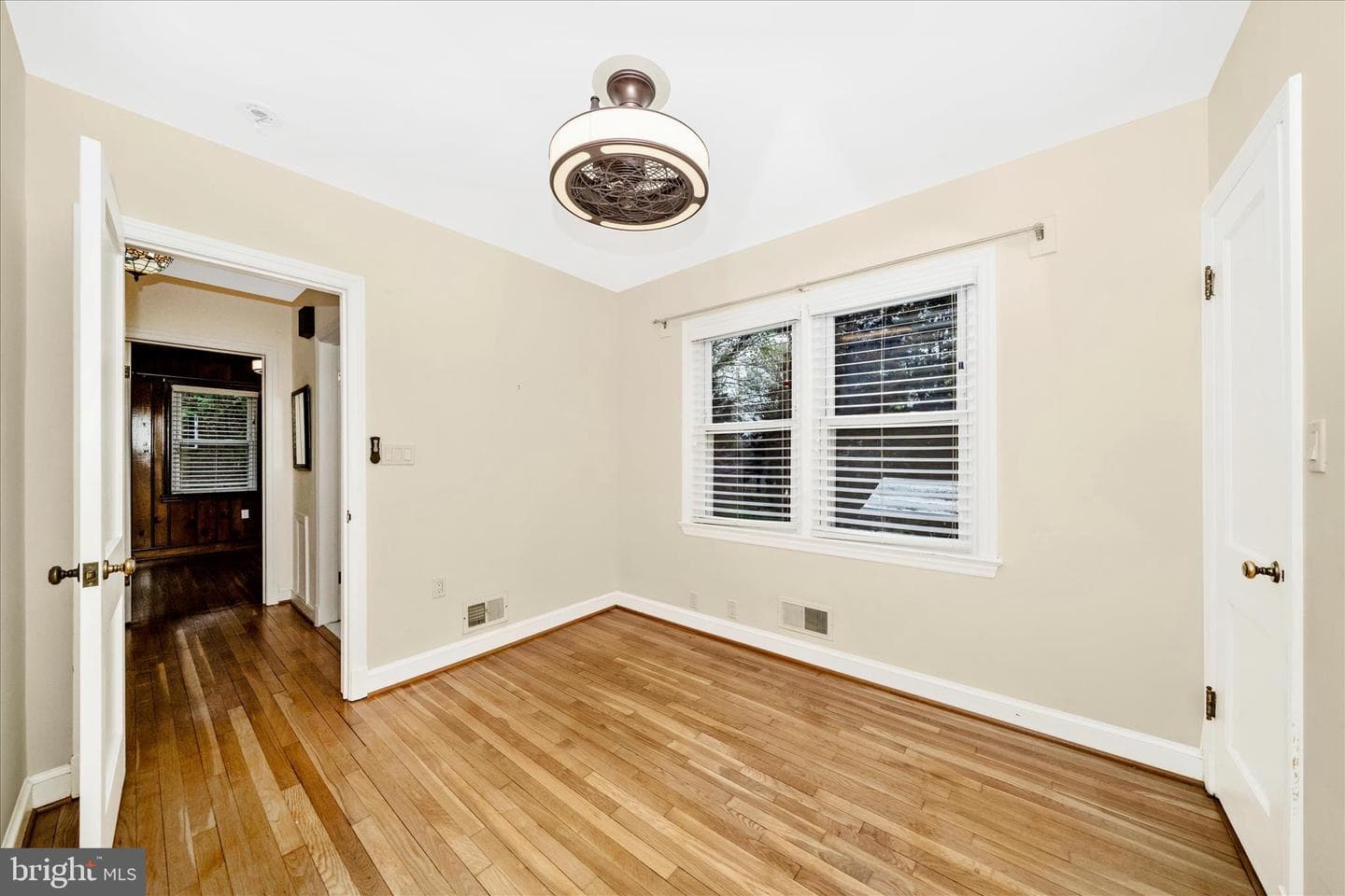 7604 Adelphi Road photo 26