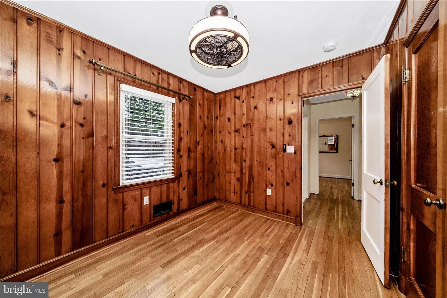 7604 Adelphi Road photo 29