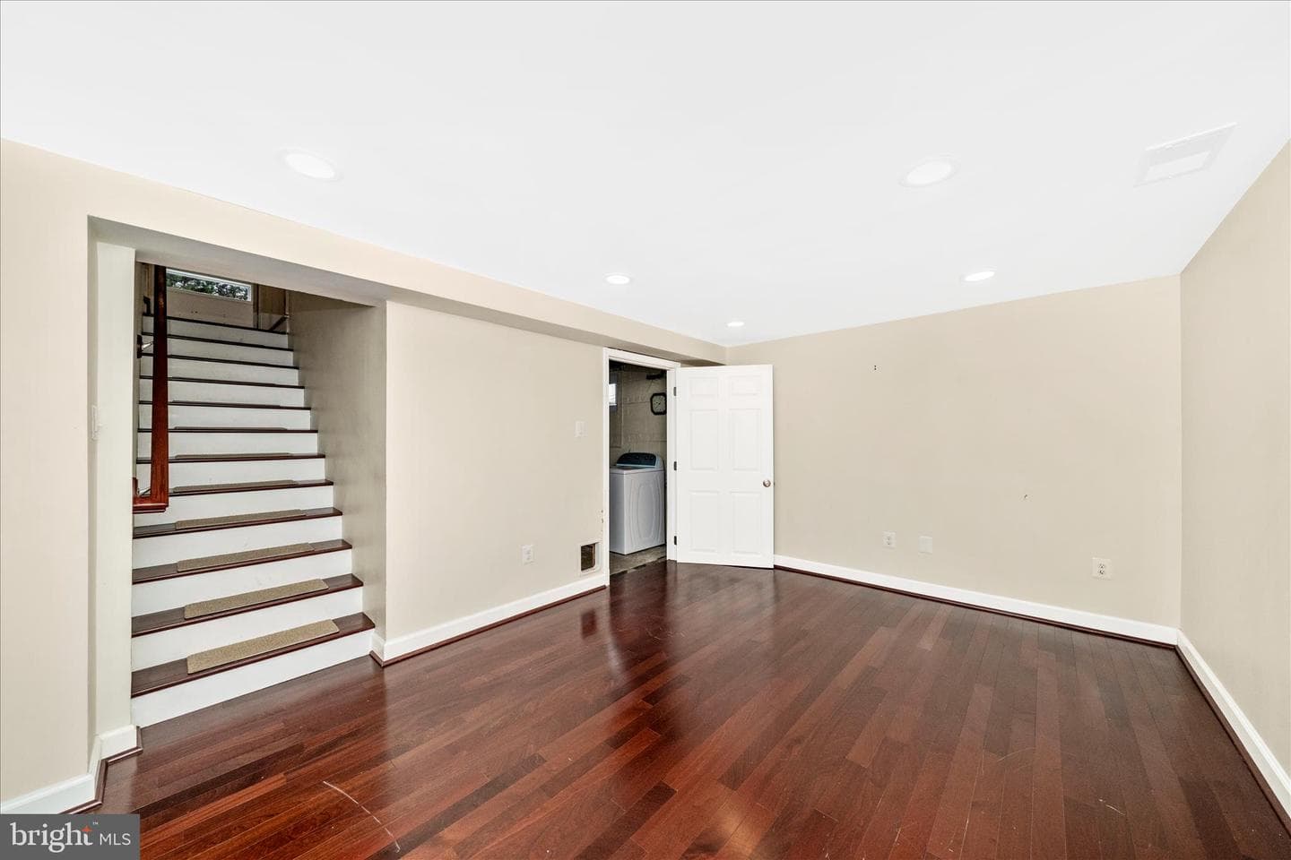 7604 Adelphi Road photo 30