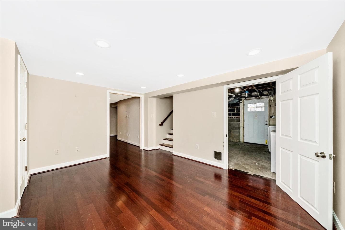 7604 Adelphi Road photo 33