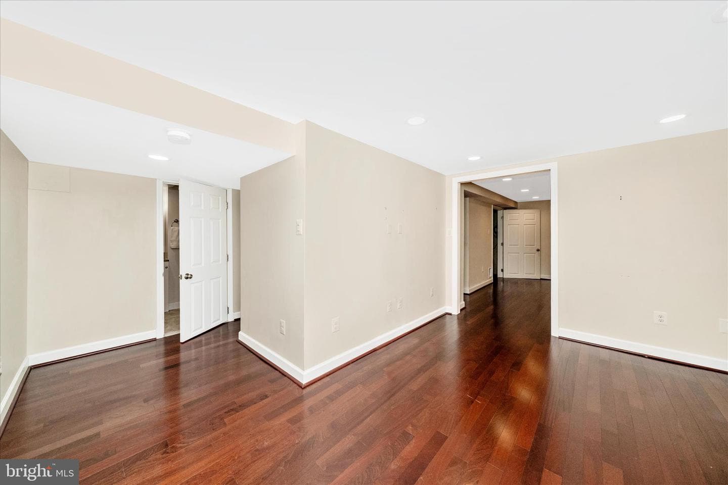 7604 Adelphi Road photo 37