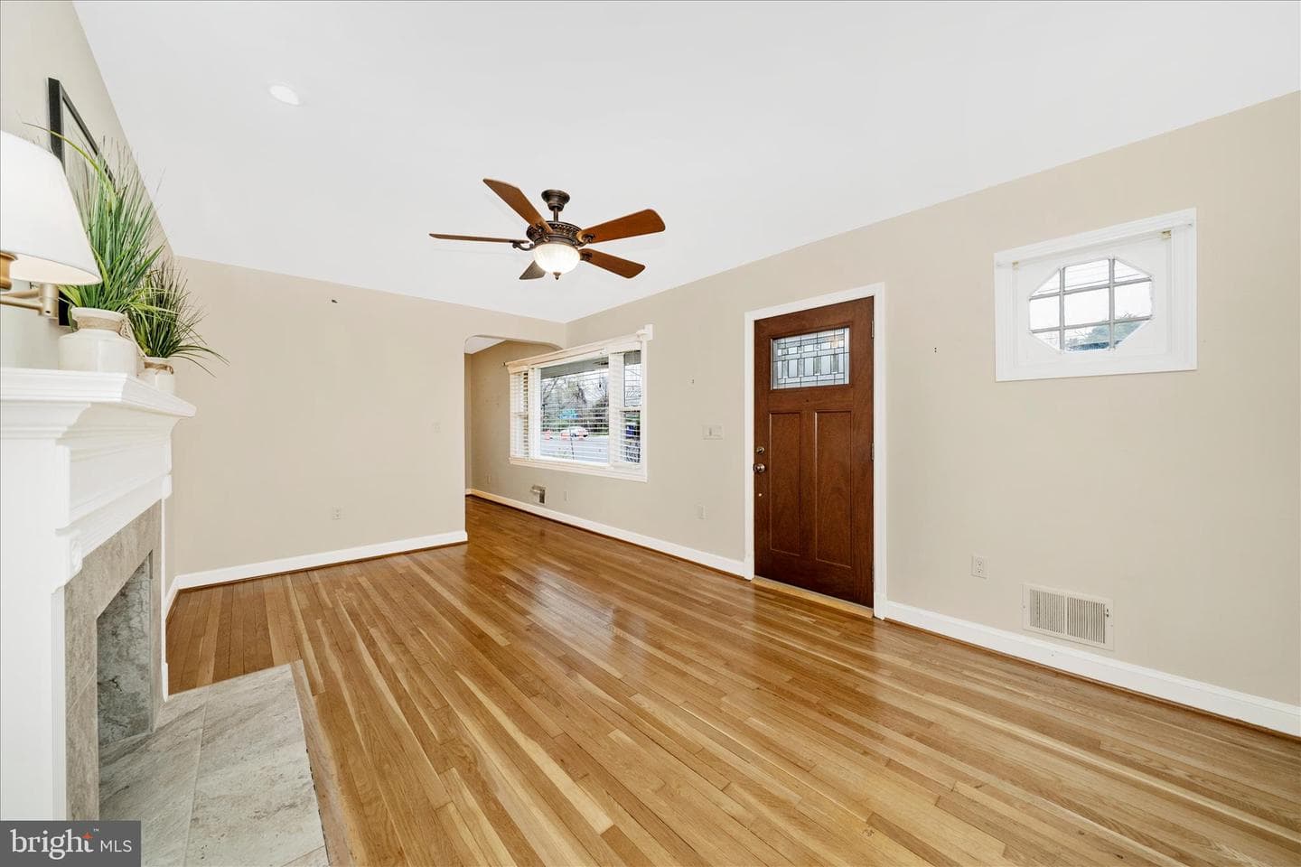 7604 Adelphi Road photo 7