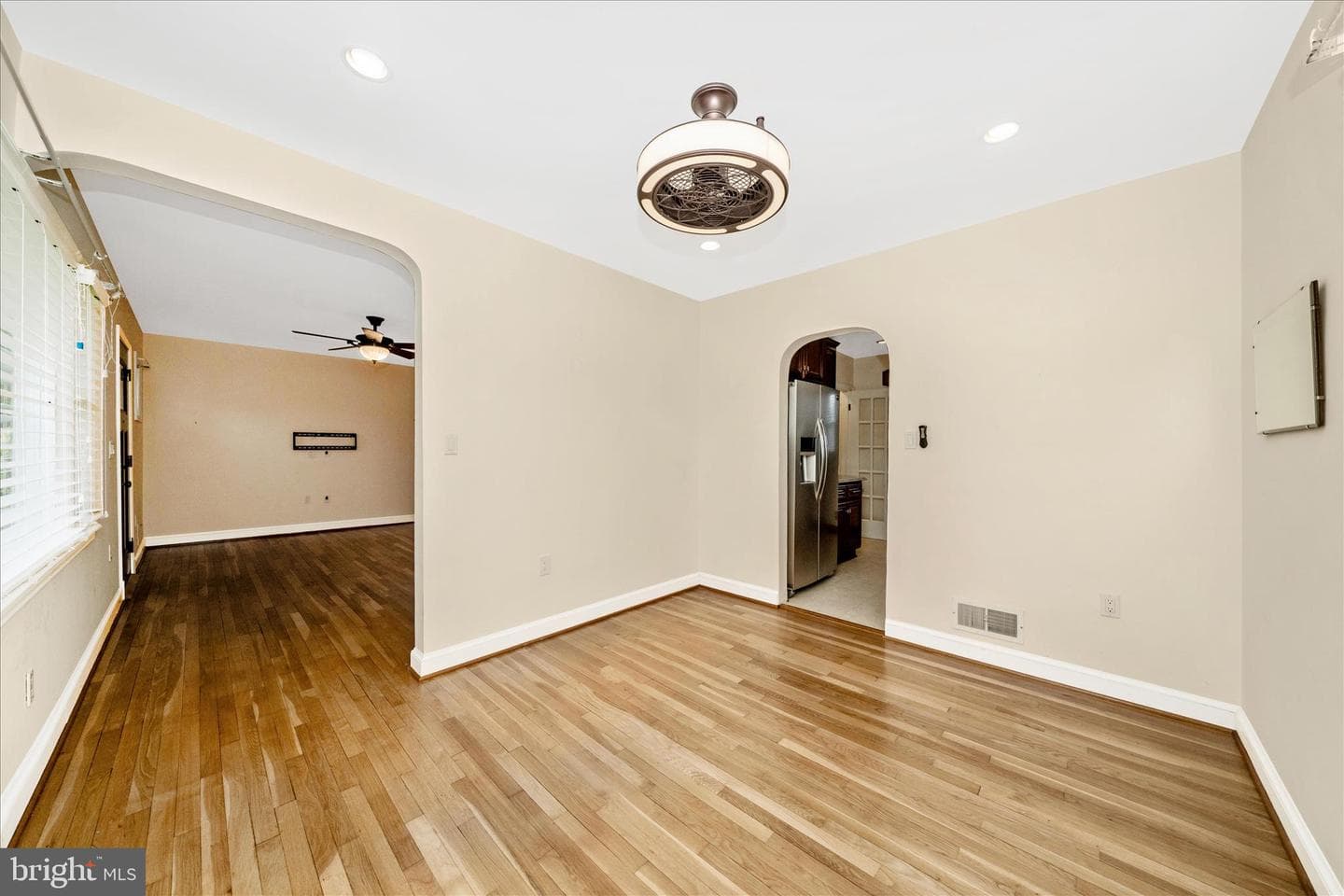 7604 Adelphi Road photo 9