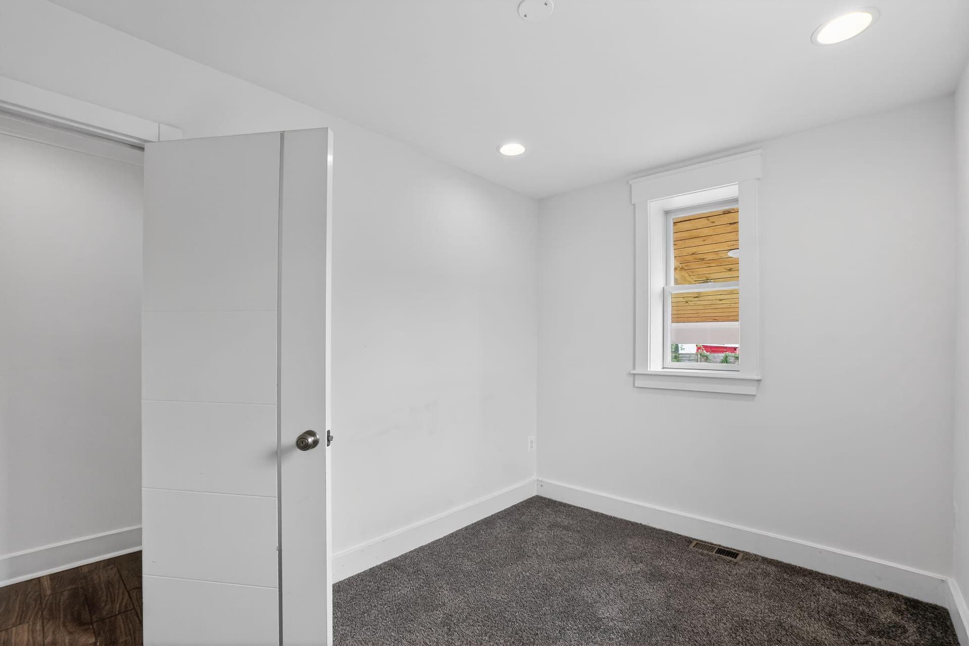2423 Hannon Street photo 18