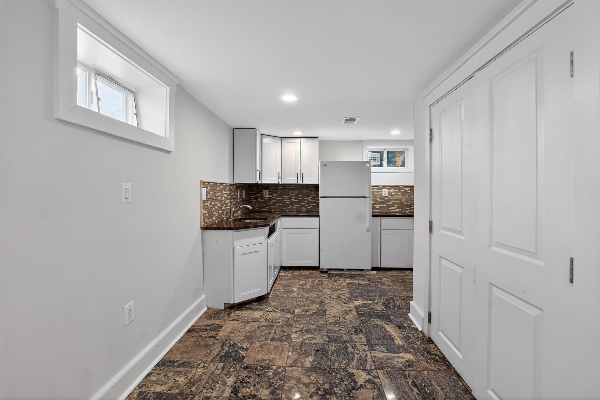 2423 Hannon Street photo 37