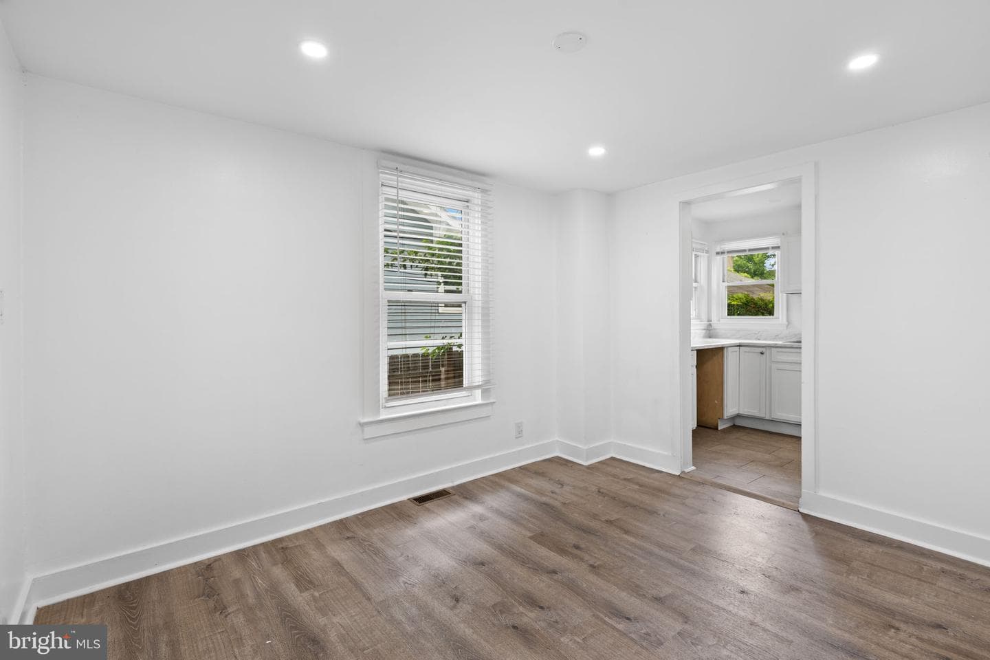 4004 Lawrence Street photo 5