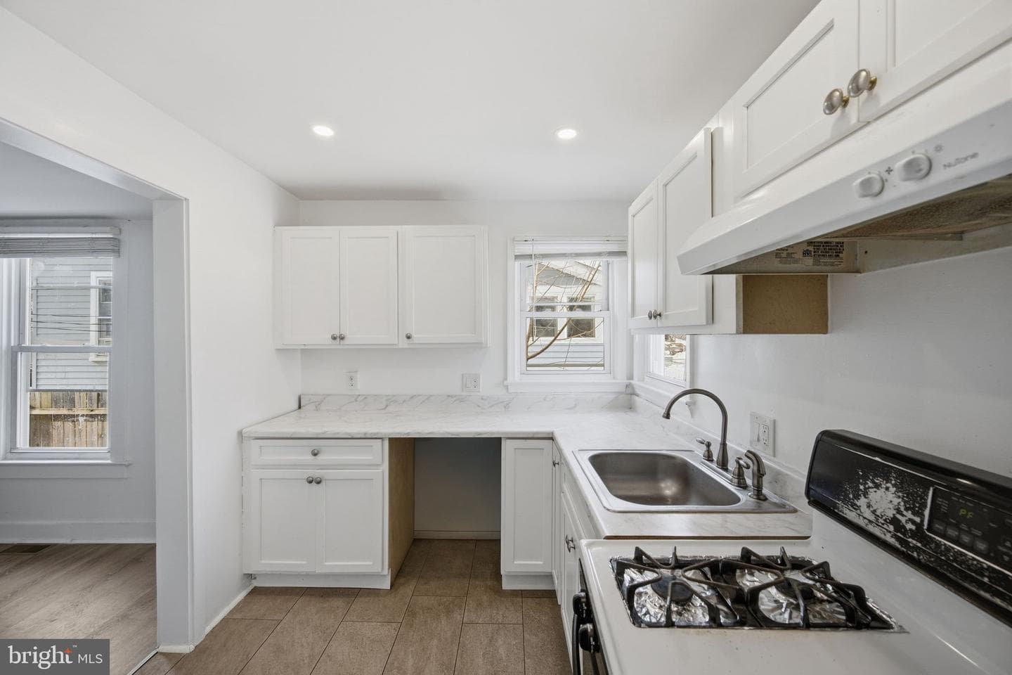 4004 Lawrence Street photo 6