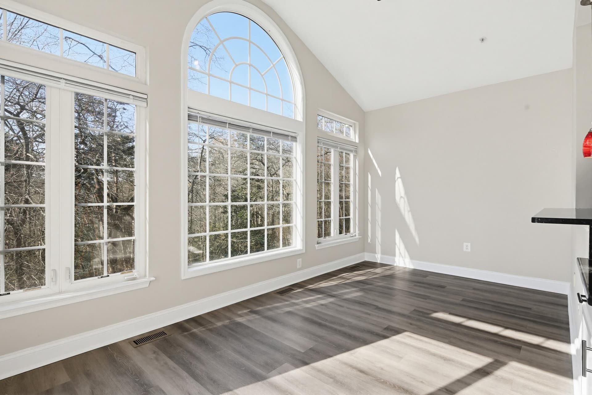 14603 Farnham Lane photo 18