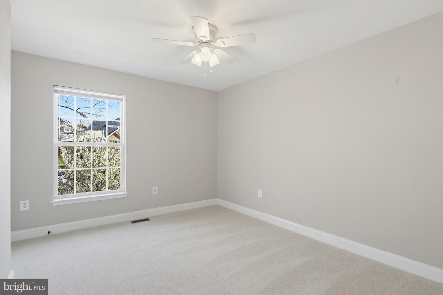 14603 Farnham Lane photo 35