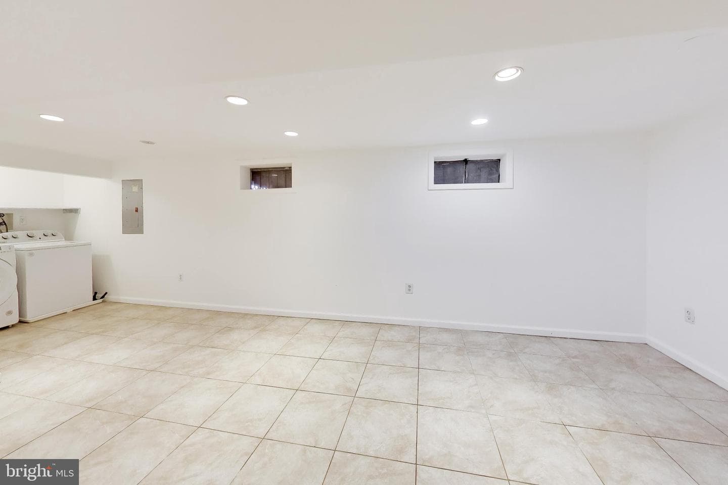 637 Maury Avenue photo 18