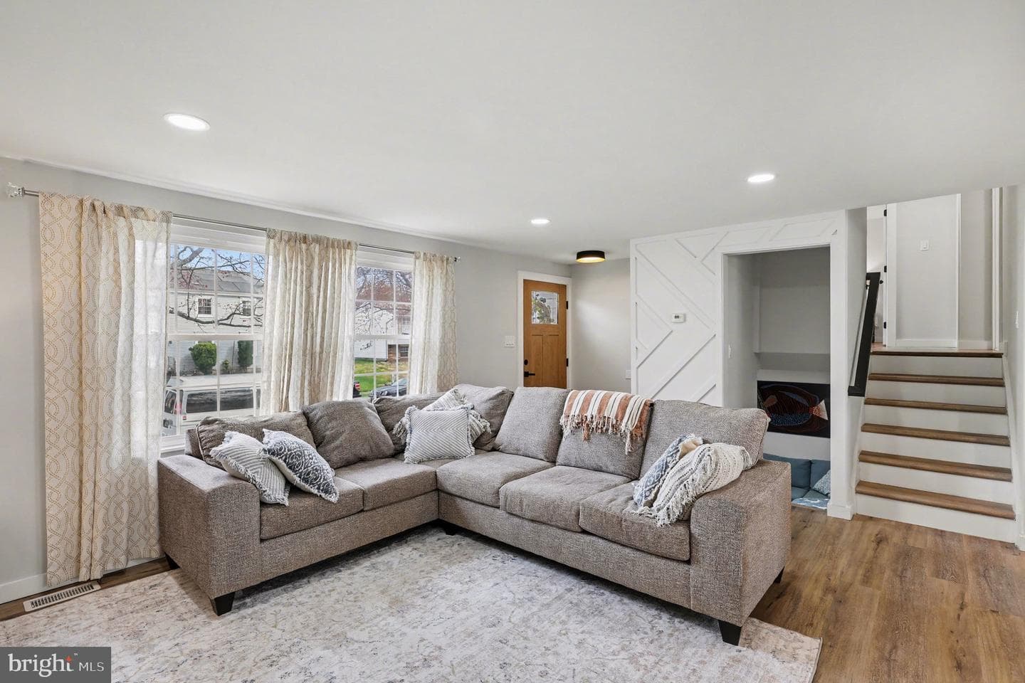 9205 Friar Road photo 3