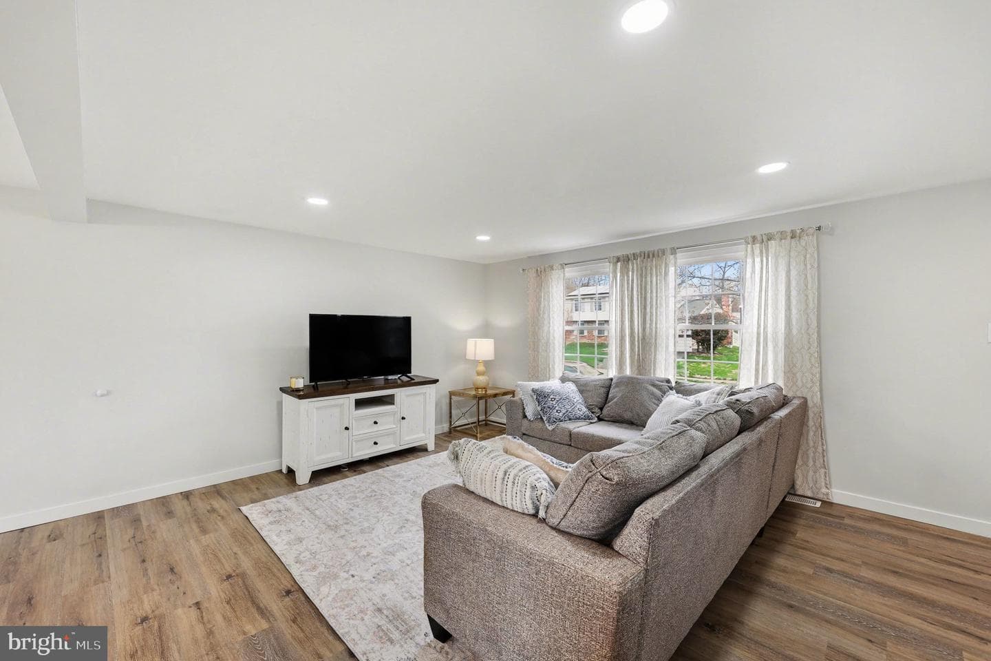 9205 Friar Road photo 5