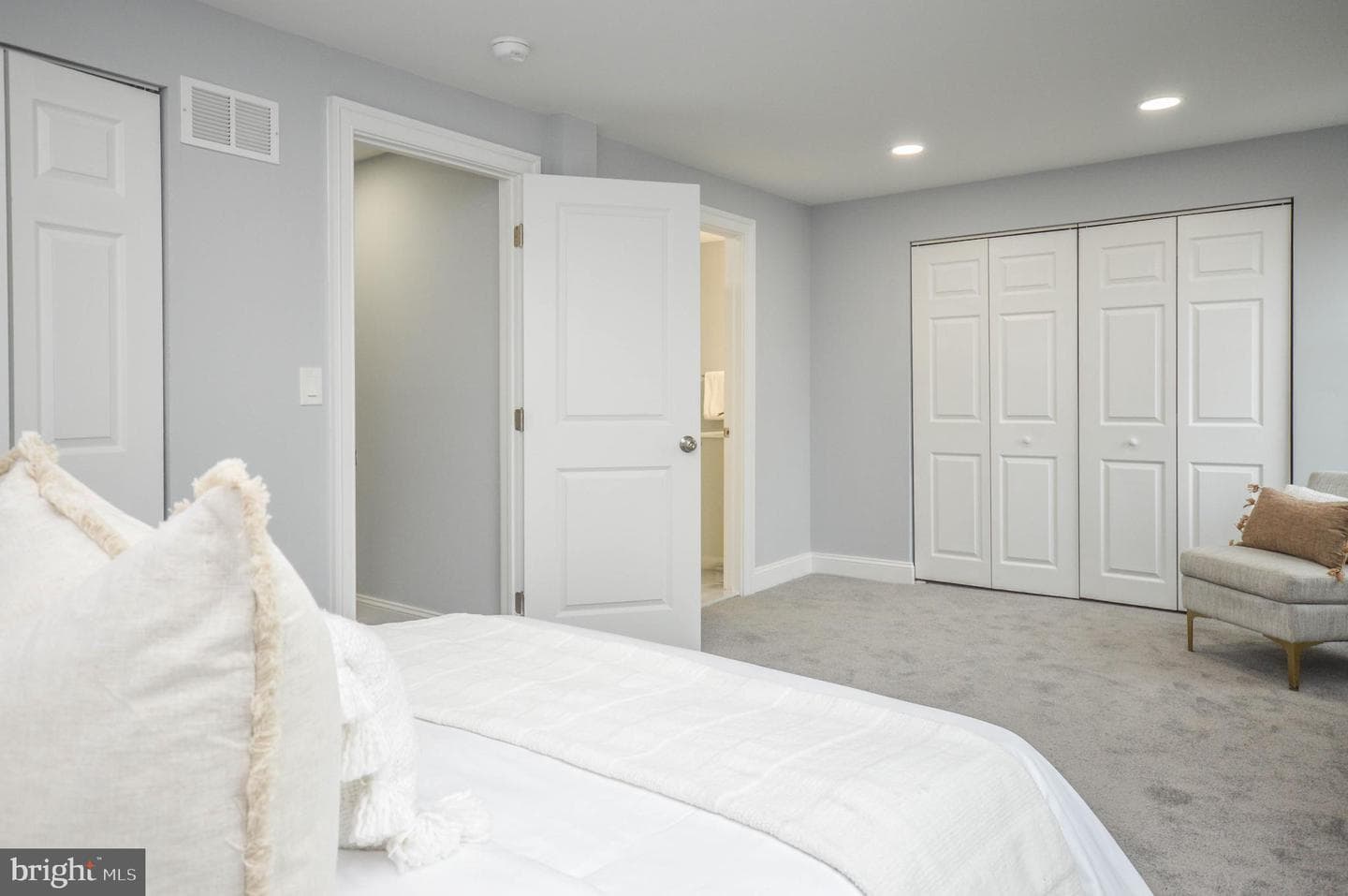 2807 Belleview photo 31