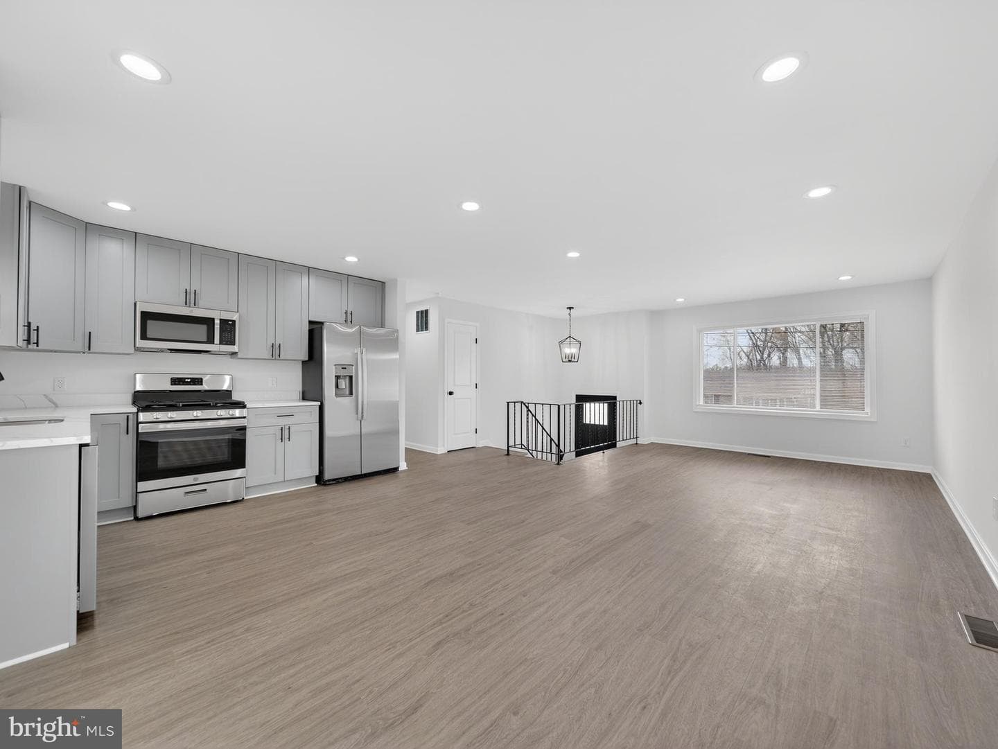 8608 Girard Street photo 12