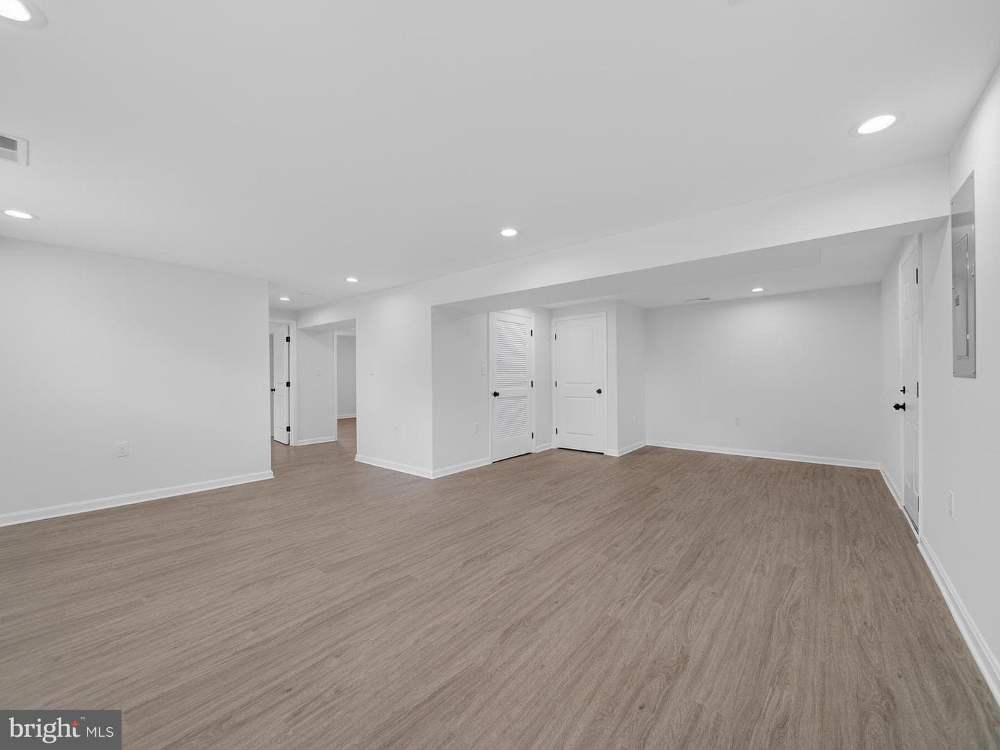 8608 Girard Street photo 26