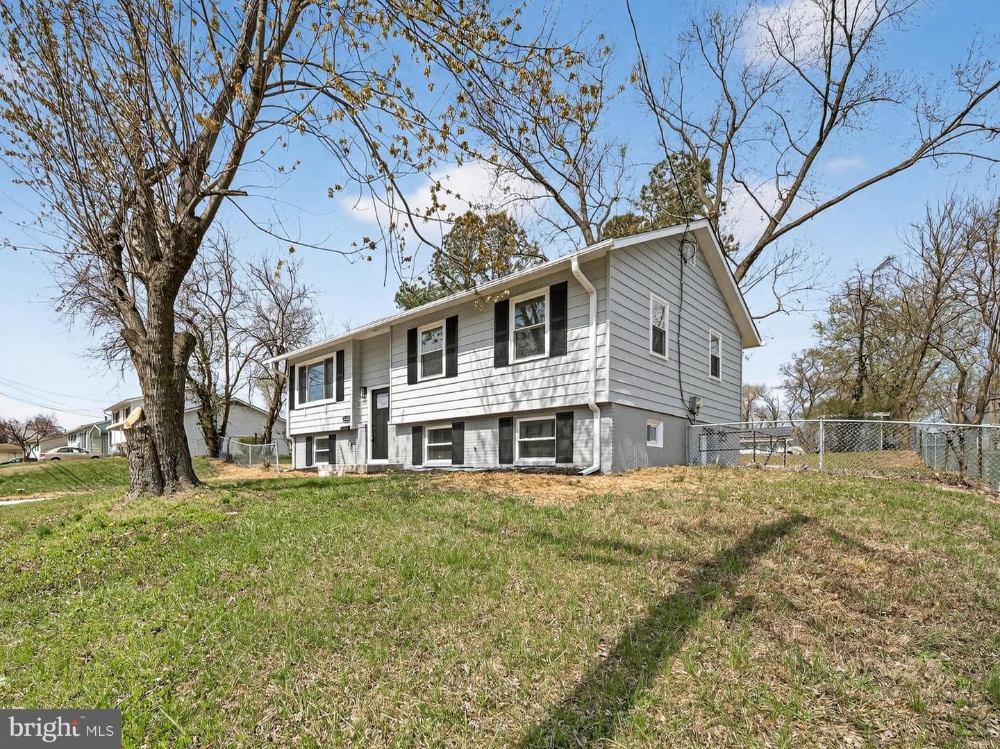 8608 Girard Street photo 40