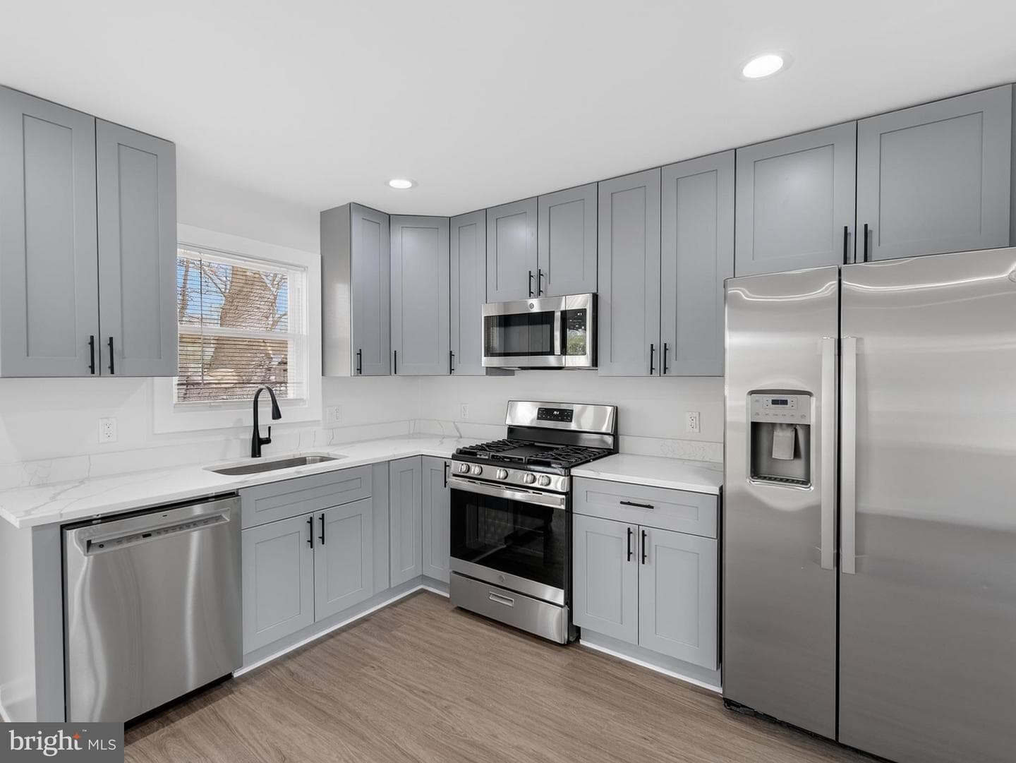 8608 Girard Street photo 8