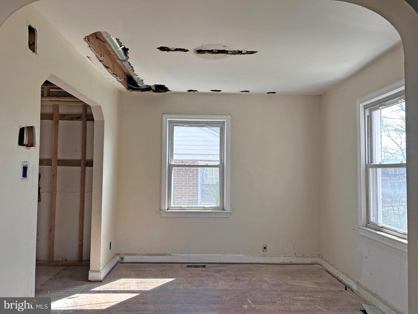 1402 Edgewick Avenue photo 4