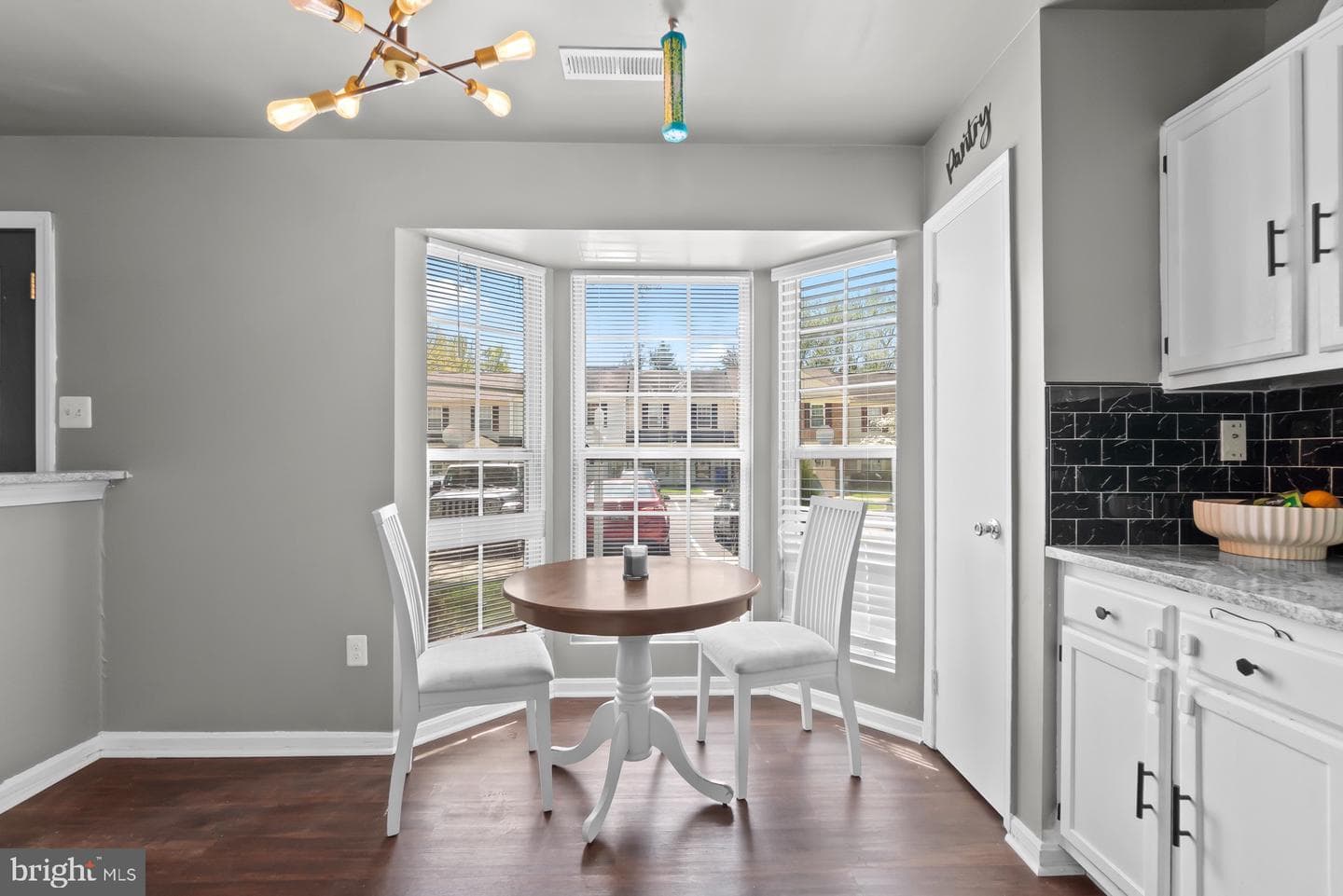 3433 Elenoir Court photo 6