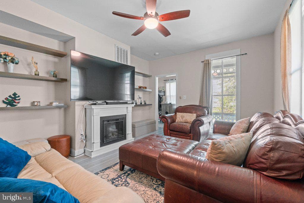 324 Laurel Avenue photo 5