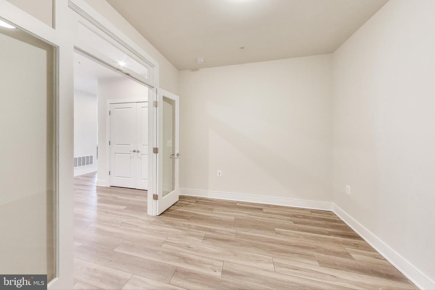 104 Saint Ives Place #202 photo 19