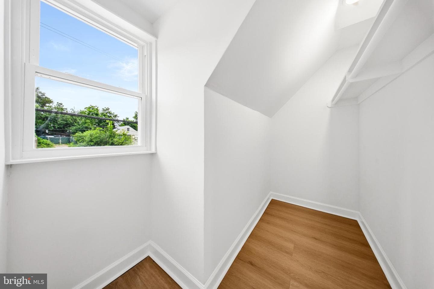 5608 Annapolis Road photo 37