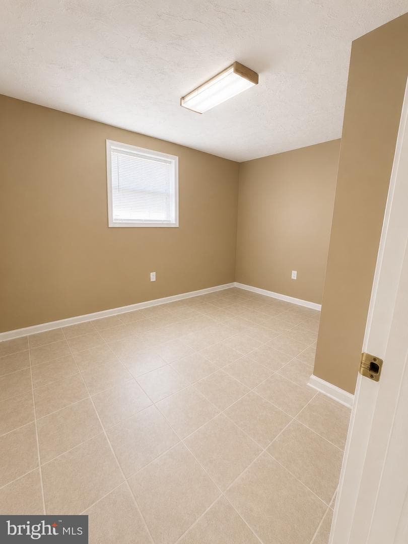 6204 Cipriano Road photo 15