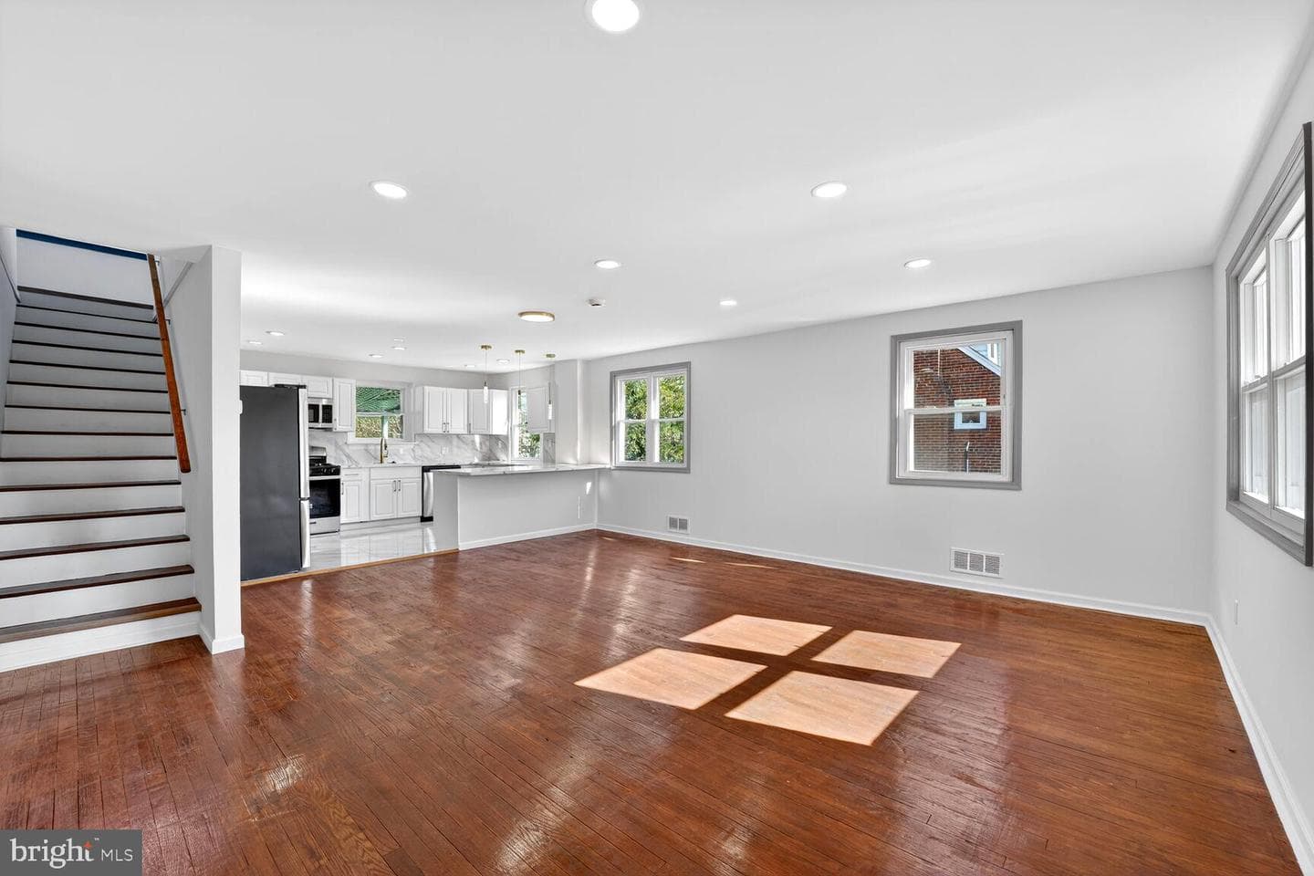 2708 West Avenue photo 3