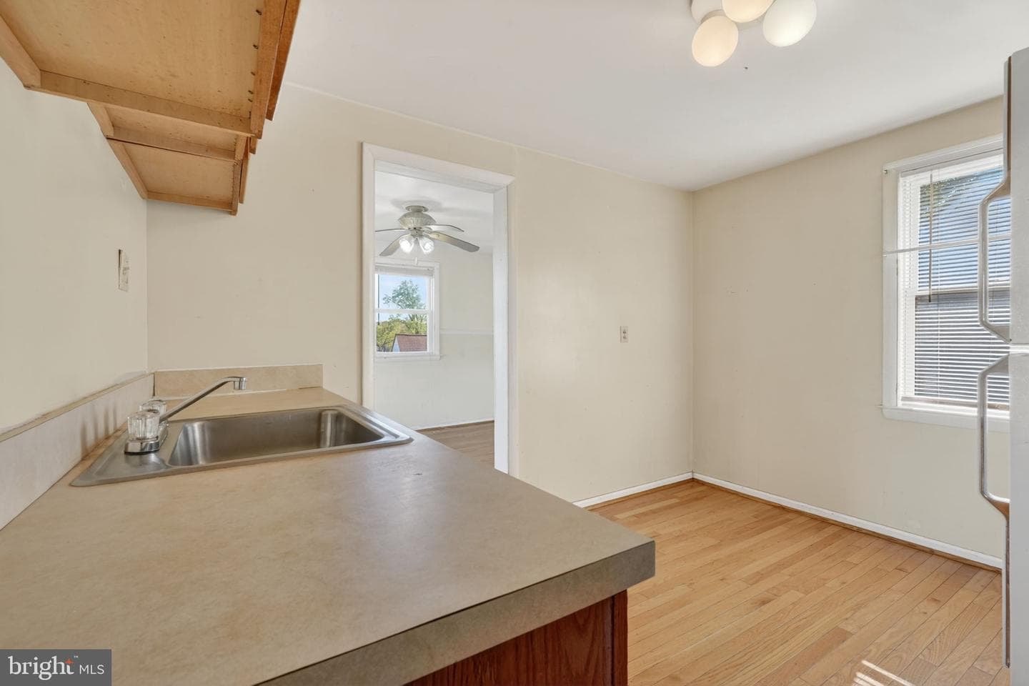 5441 Taussig Road photo 9