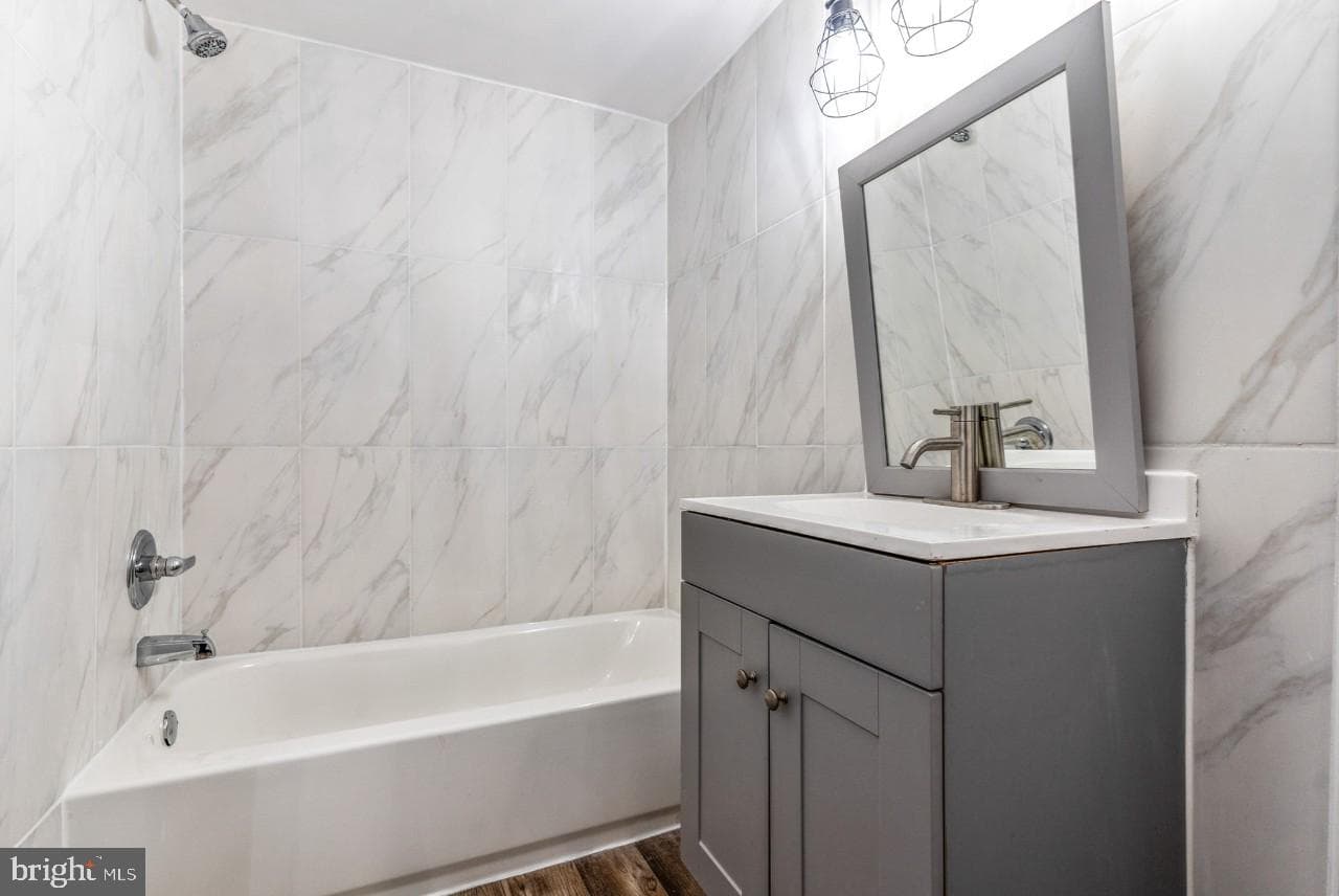 10122 Campus Way S #203-1a photo 14